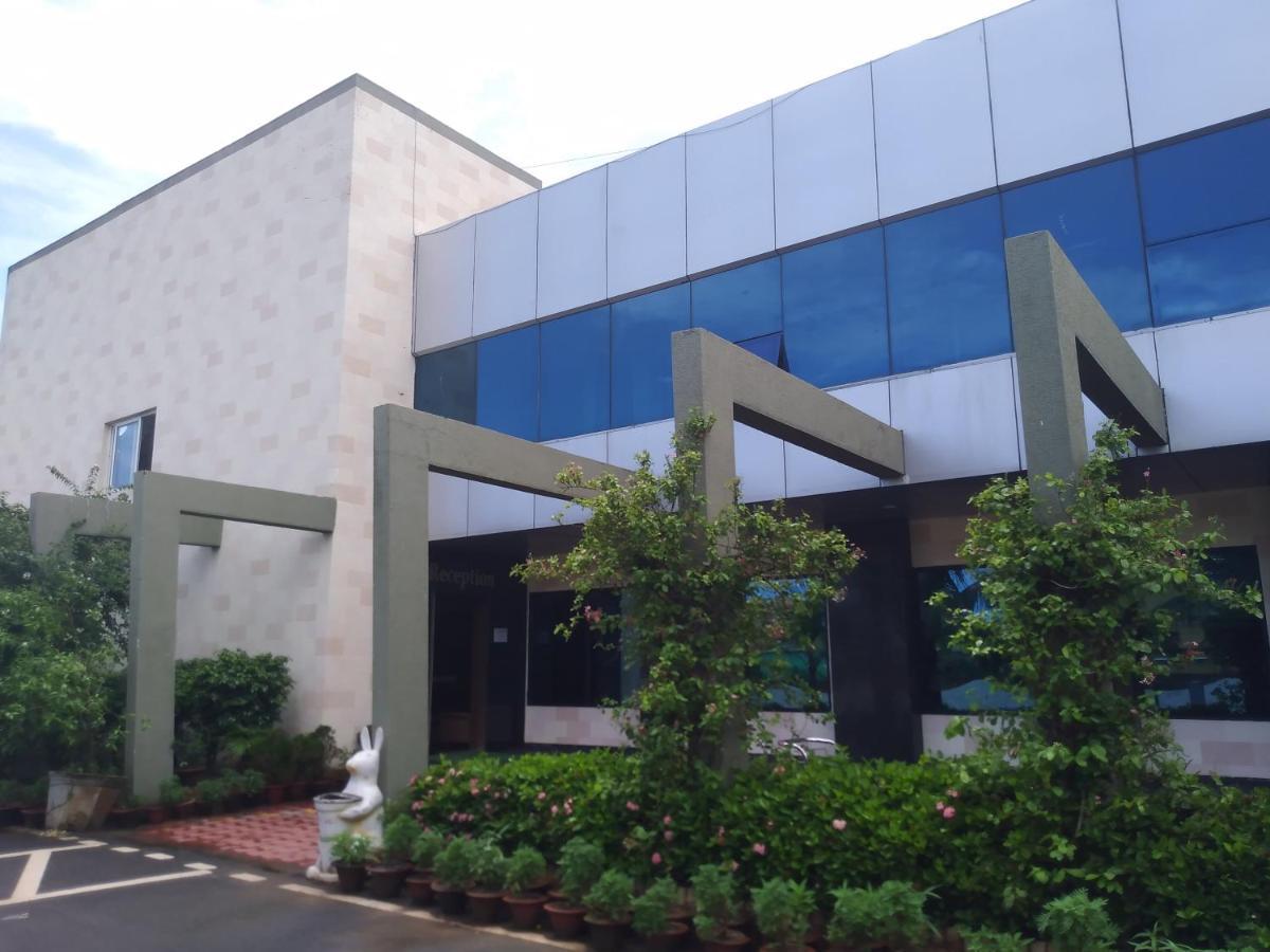 La Platina Premium Suites, Near Puri Sea Beach Exterior photo
