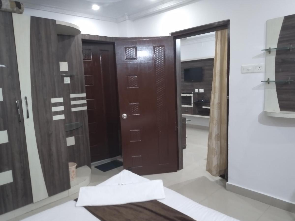 La Platina Premium Suites, Near Puri Sea Beach Exterior photo