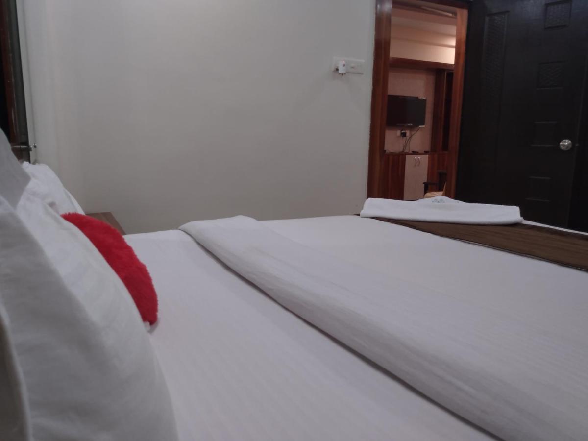 La Platina Premium Suites, Near Puri Sea Beach Exterior photo