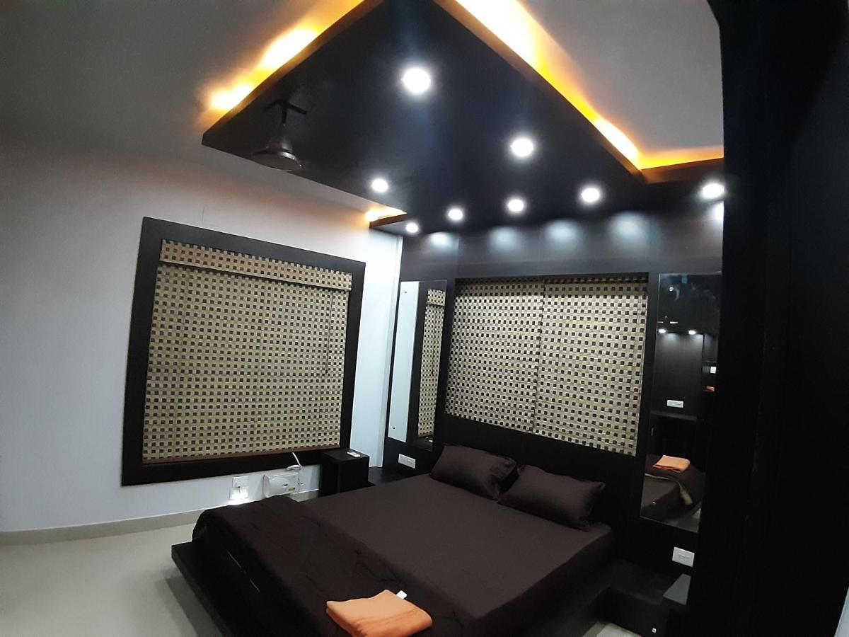 La Platina Premium Suites, Near Puri Sea Beach Exterior photo